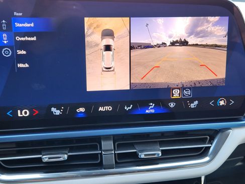 New 2026 Chevrolet Equinox EV LT image 14