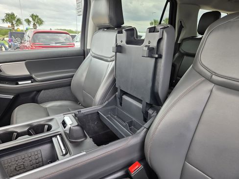 Used 2025 Ford Expedition Active AWD/4WD image 34