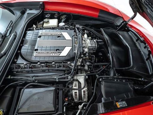 Used 2015 Chevrolet Corvette Z06 w/ 3LZ Preferred Equipment Group image 36