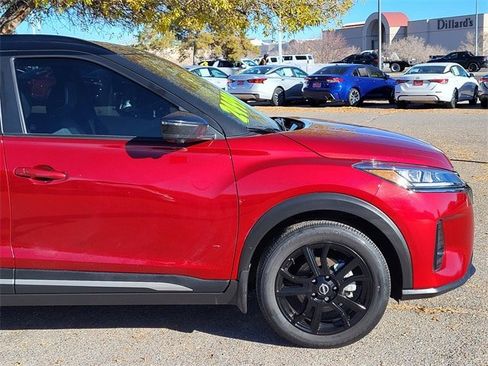 Used 2024 Nissan Kicks SR w/ SR Premium Package image 2