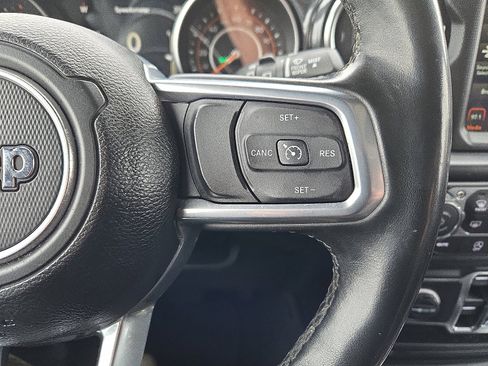 Used 2022 Jeep Wrangler Unlimited Sahara image 22