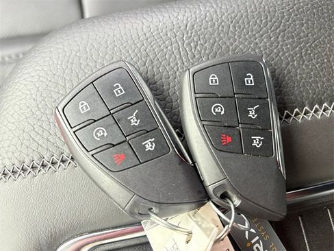 Used 2023 GMC Yukon Denali image 30