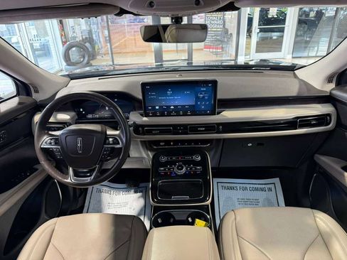 Used 2022 Lincoln Nautilus Reserve AWD/4WD image 25