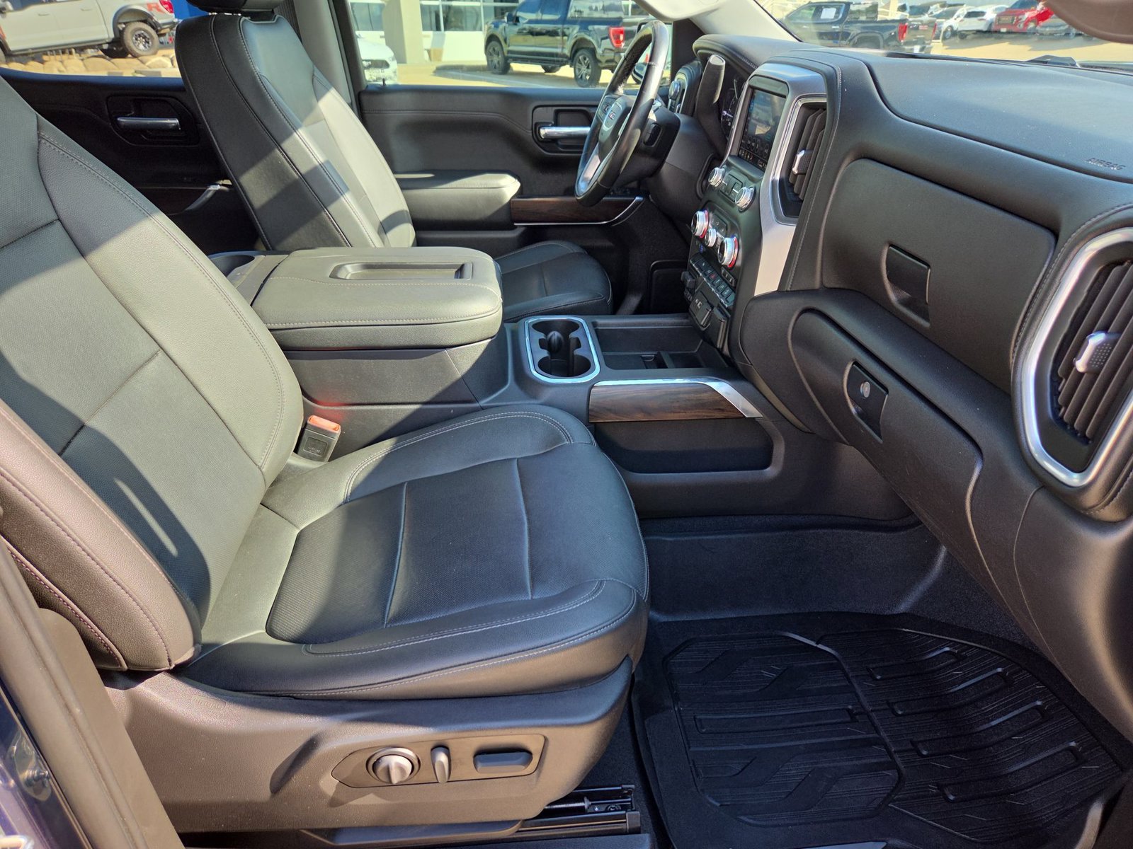 Used 2022 GMC Sierra 1500 SLT AWD/4WD image 26