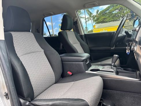 Used 2016 Toyota 4Runner SR5 RWD image 8