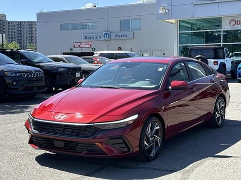 Used 2025 Hyundai Elantra SEL FWD image 6