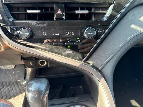 Used 2022 Toyota Camry SE FWD image 23