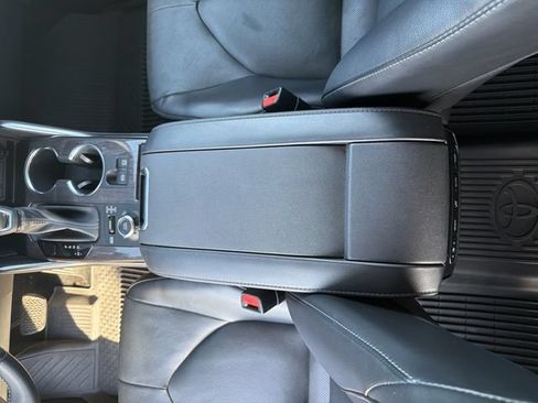 Used 2022 Toyota Highlander Platinum AWD/4WD image 25