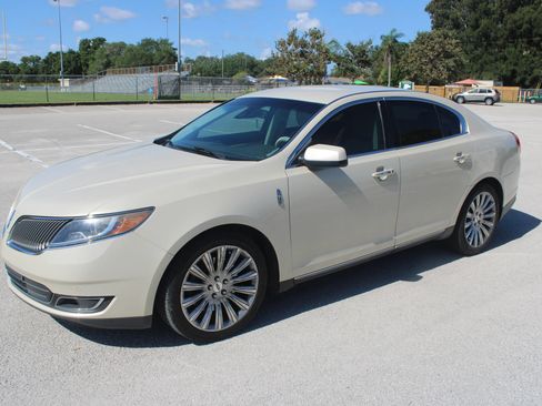 Used 2014 Lincoln MKS w/ Equipment Group 101A FWD image 5