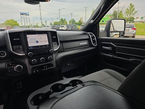 Used 2024 RAM 2500 Big Horn AWD/4WD image 14