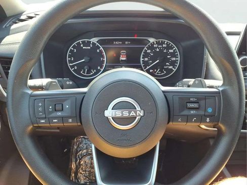 Certified 2024 Nissan Rogue SV FWD image 14