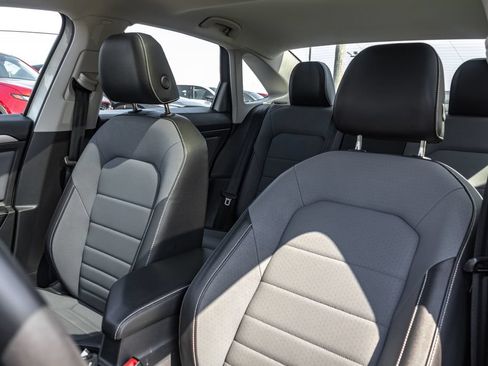 Certified 2025 Volkswagen Jetta SE FWD image 12