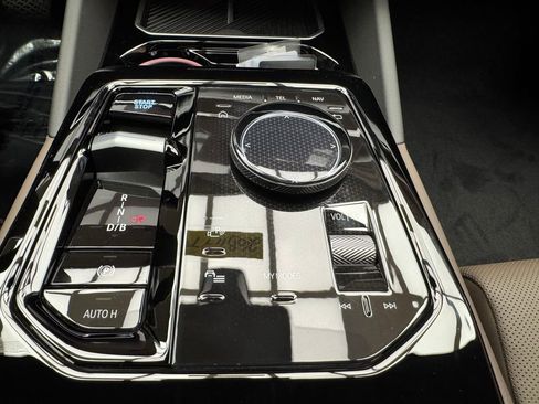 New 2026 BMW i5 eDrive40 AWD/4WD image 24