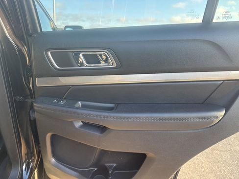 Used 2019 Ford Explorer XLT w/ Equipment Group 201A image 14