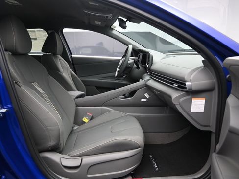 New 2026 Hyundai Elantra Blue image 32