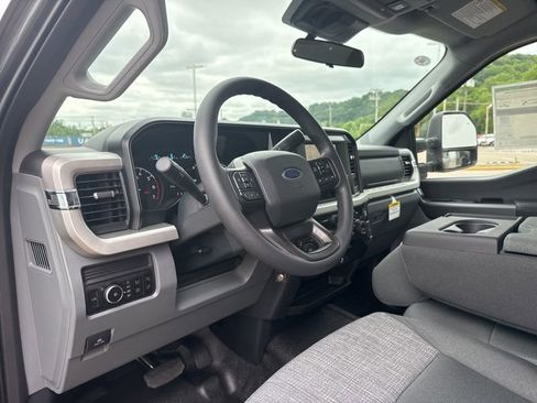 New 2025 Ford F350 XLT AWD/4WD image 18
