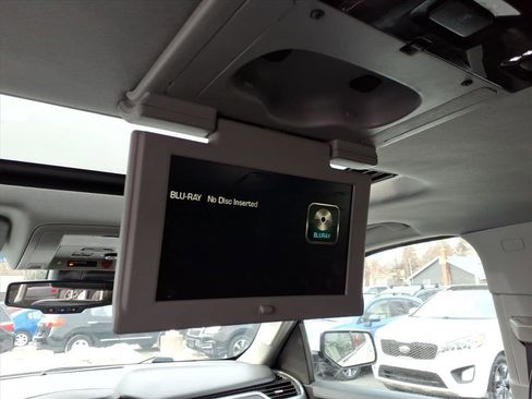 Used 2016 Chevrolet Suburban LT image 19