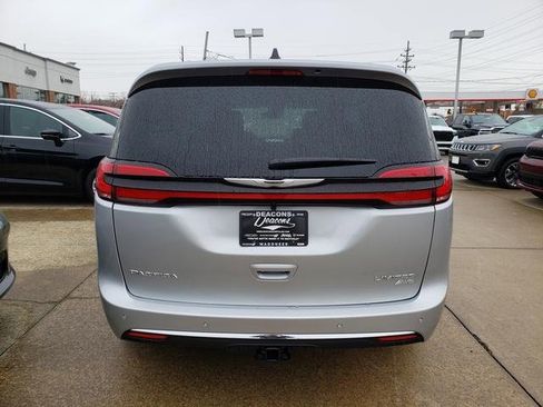New 2026 Chrysler Pacifica Limited w/ Trailer Tow Group image 5