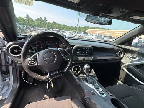 Used 2017 Chevrolet Camaro LT RWD image 6