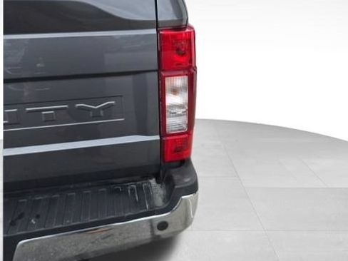 Used 2022 Ford F250 Lariat w/ FX4 Off-Road Package AWD/4WD image 15