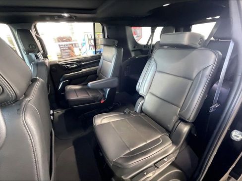 Used 2024 GMC Yukon XL Denali image 14