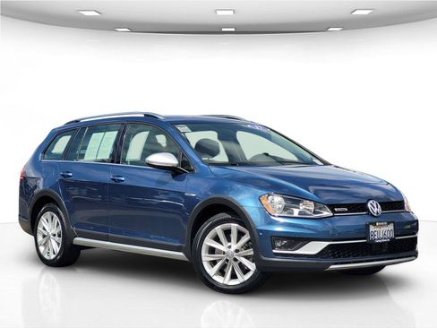 Used 2017 Volkswagen Golf Alltrack SEL AWD/4WD image 2