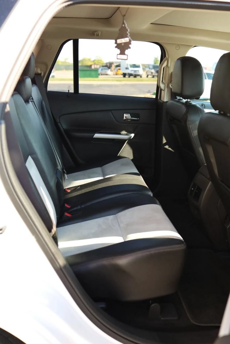 Used 2014 Ford Edge SEL w/ Equipment Group 205A AWD/4WD image 38