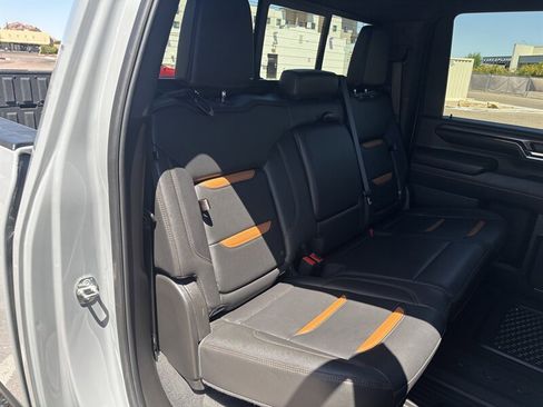 Used 2024 GMC Sierra 2500 AT4 w/ AT4 Preferred Package AWD/4WD image 35