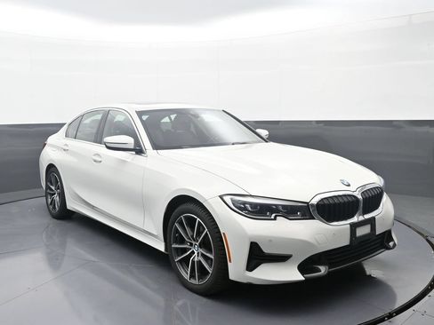 Used 2021 BMW 330i xDrive Sedan w/ Driving Assistance Package AWD/4WD image 3