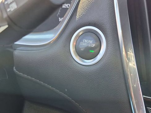 Used 2023 Chevrolet Traverse LT FWD image 17