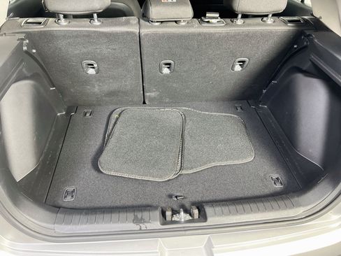 Used 2023 Hyundai Venue SE w/ Cargo Package FWD image 23