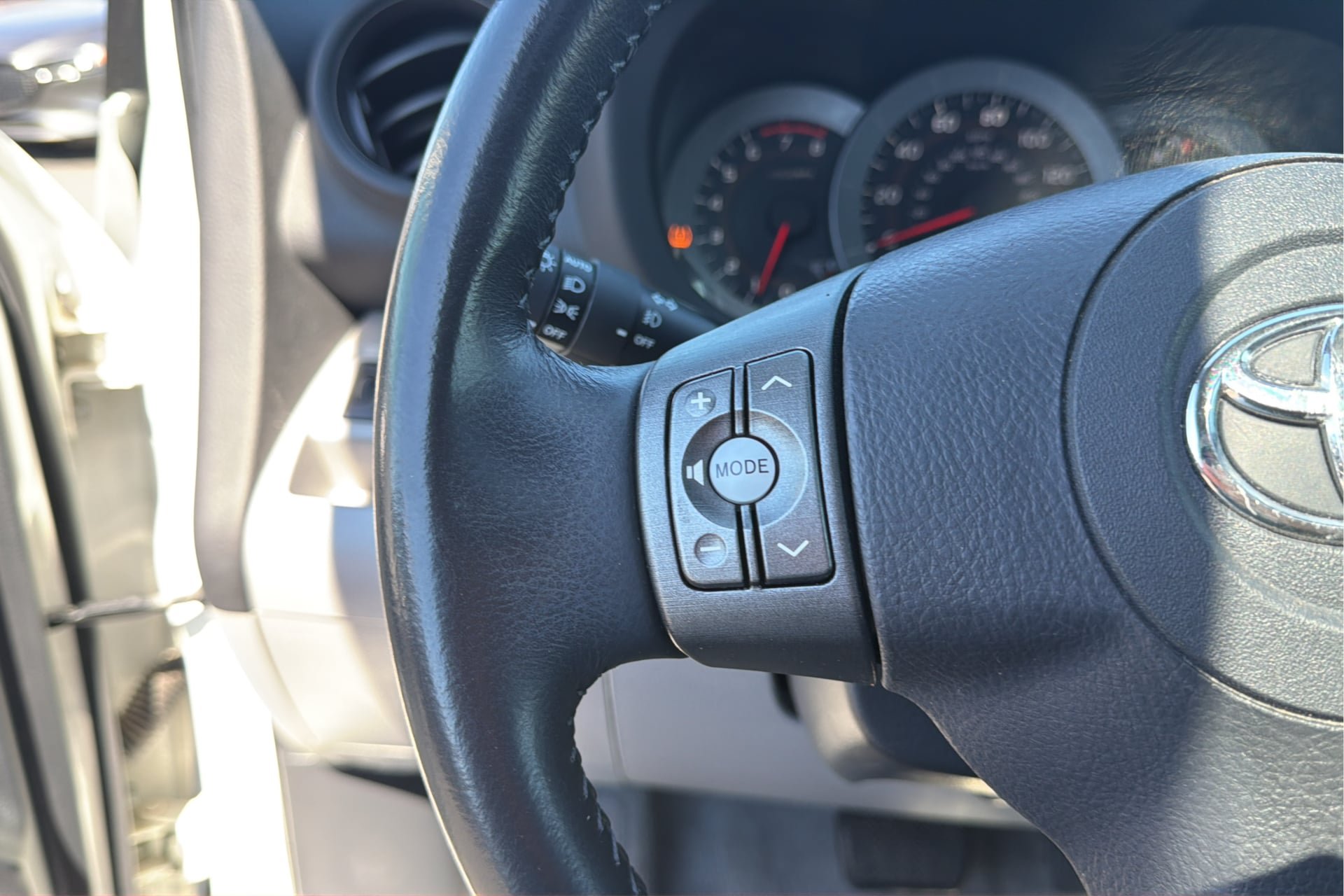 Used 2012 Toyota RAV4 Limited w/ Premium Plus Value Pkg AWD/4WD image 27