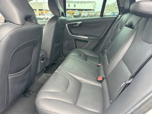 Used 2015 Volvo V60 T5 Premier image 9