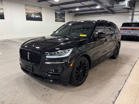 Used 2023 Lincoln Aviator Reserve w/ Equipment Group 201A AWD/4WD image 3