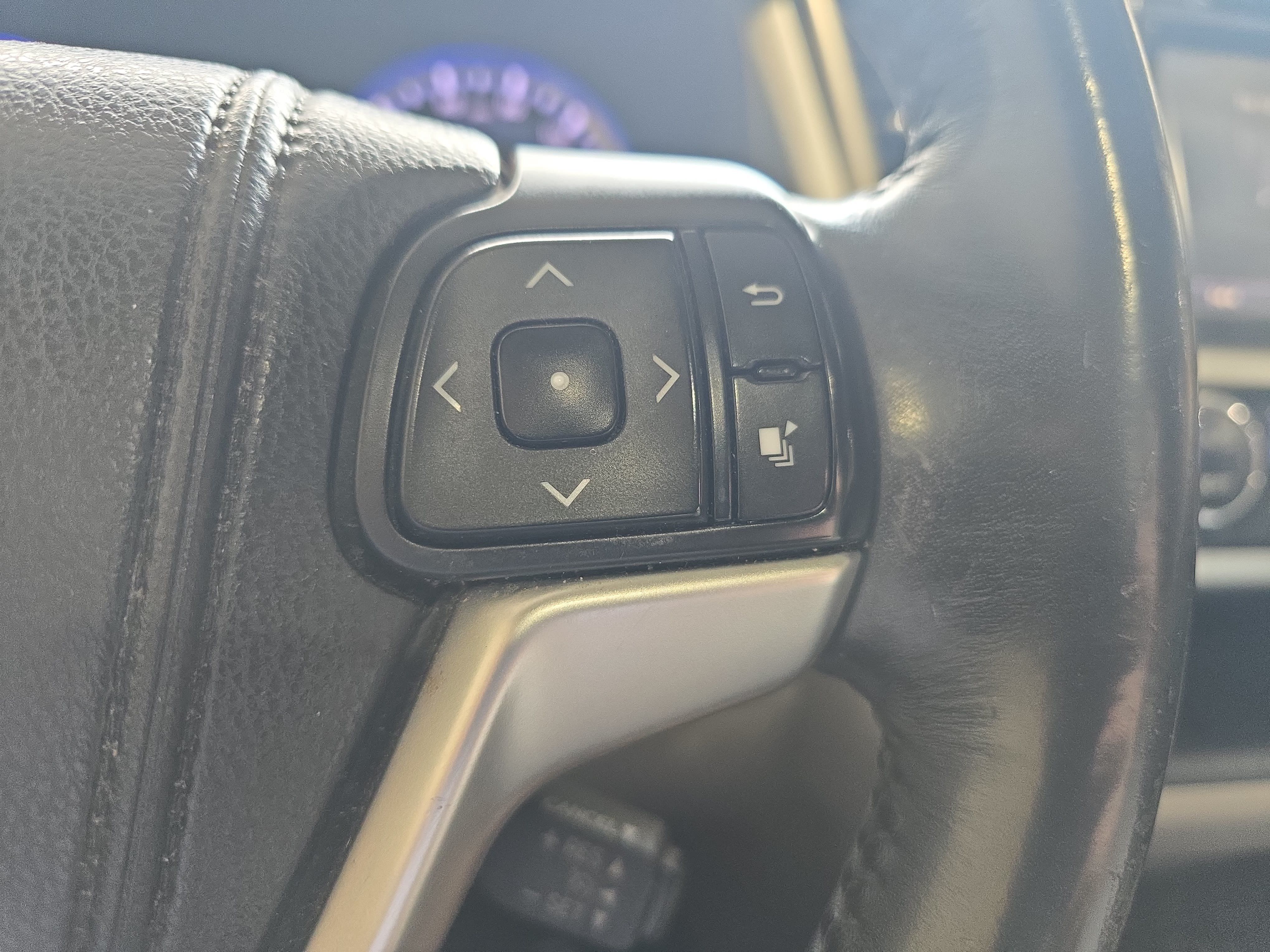 Used 2015 Toyota Highlander XLE FWD image 18