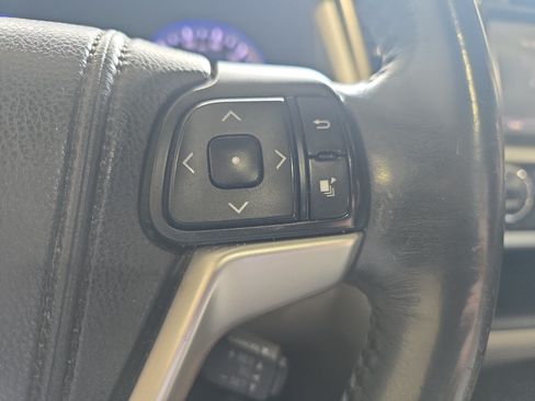 Used 2015 Toyota Highlander XLE FWD image 18