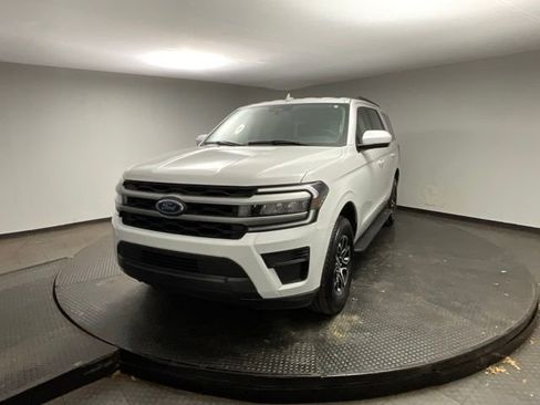 Used 2024 Ford Expedition XLT image 3