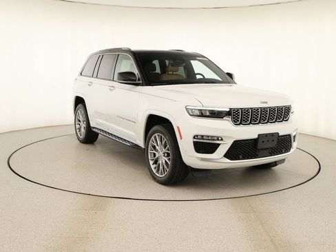 Used 2024 Jeep Grand Cherokee Summit AWD/4WD image 10
