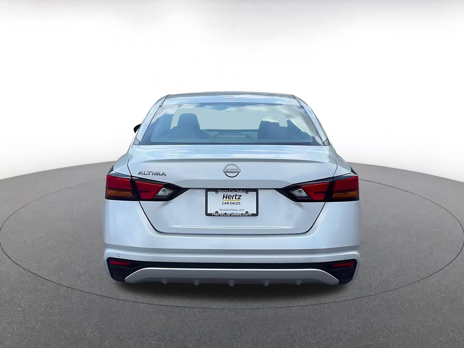 Used 2025 Nissan Altima 2.5 SV FWD image 10