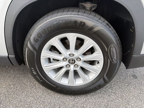 Certified 2025 Toyota Grand Highlander FWD image 29