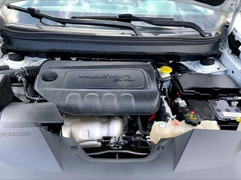 Used 2021 Jeep Cherokee Latitude Plus FWD image 27