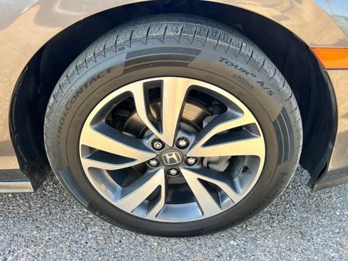 Used 2023 Honda Odyssey Touring image 11
