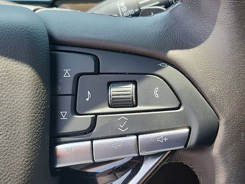 Used 2024 Cadillac Escalade Premium Luxury AWD/4WD image 23