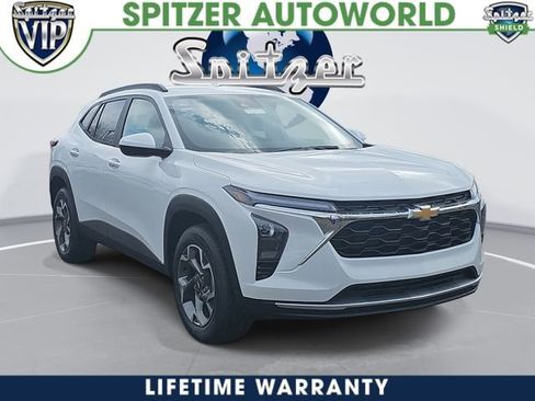 New 2026 Chevrolet Trax LT w/ LT Convenience Package FWD image 1