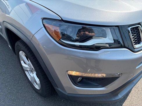 Used 2018 Jeep Compass Latitude w/ Popular Equipment Group AWD/4WD image 8