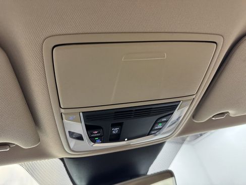 Used 2025 Acura TLX w/ Technology Package image 34