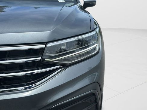 Used 2024 Volkswagen Tiguan SE image 32