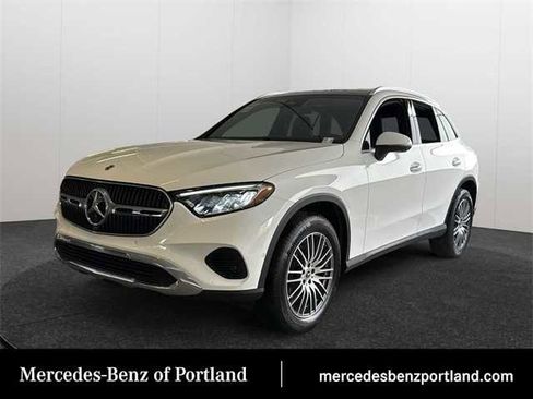 Used 2025 Mercedes-Benz GLC 300 4MATIC image 1