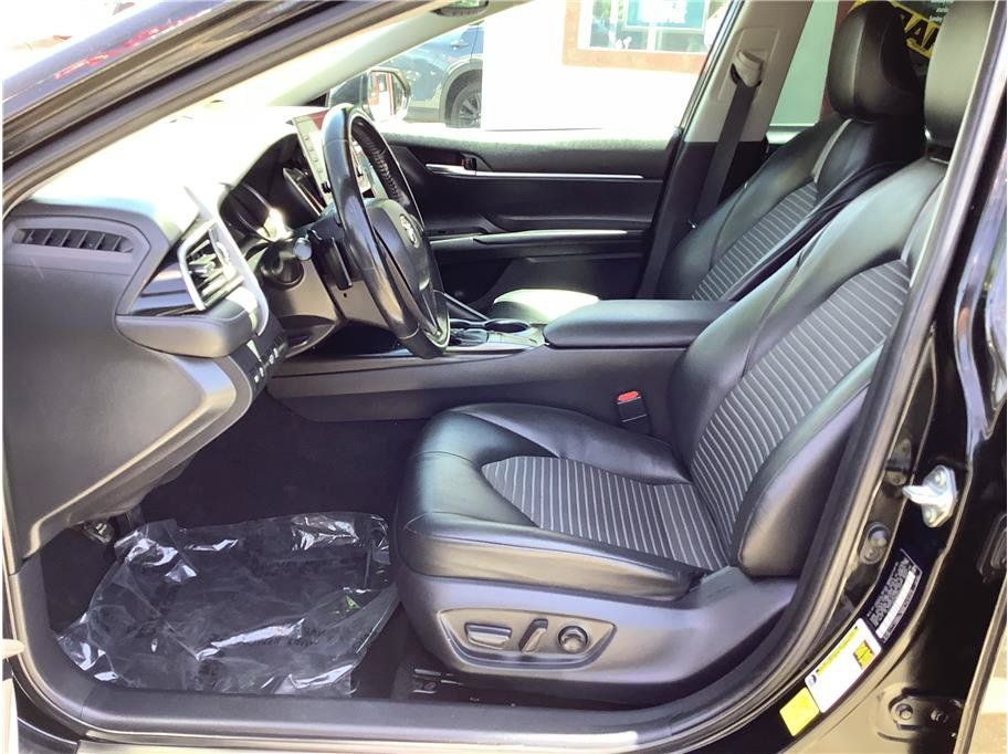 Used 2022 Toyota Camry SE w/ Convenience Package FWD image 10