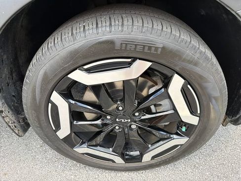 Used 2025 Kia Telluride EX w/ EX Captain's Chair Package FWD image 12